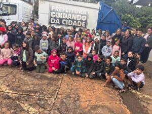 Transformar através da educação: Coletores de lixo de Ubiratã promovem ação de conscientização na Escola Monteiro Lobato