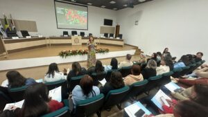 Protagonismo Feminino: palestra na Câmara de Ubiratã, em parceria com a Prefeitura visando incentivar o desenvolvimento humano