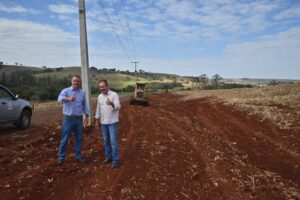 Desenvolvimento rural: estradas de Ubiratã recebem melhorias em benefício da população local